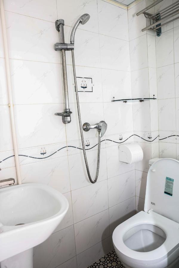 New Guangzhou Guest House Hong Kong Bagian luar foto